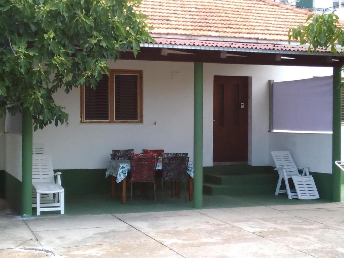 House " Bond " Villa ทิสโน ภายนอก รูปภาพ